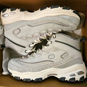 Skechers Women's D'Lite Walking Shoes